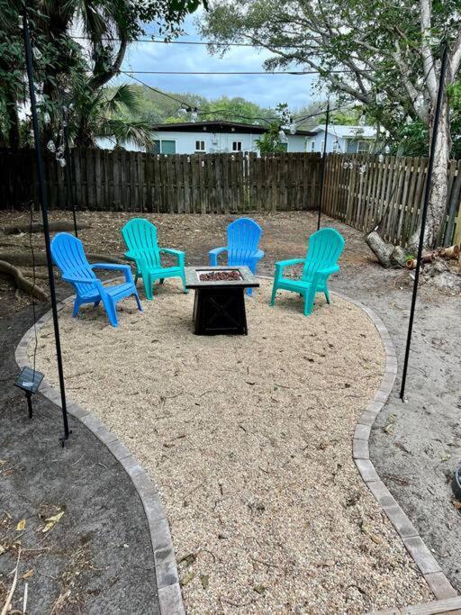 Beach Bungalow In Downtown Cocoa Beach Villa Exterior foto